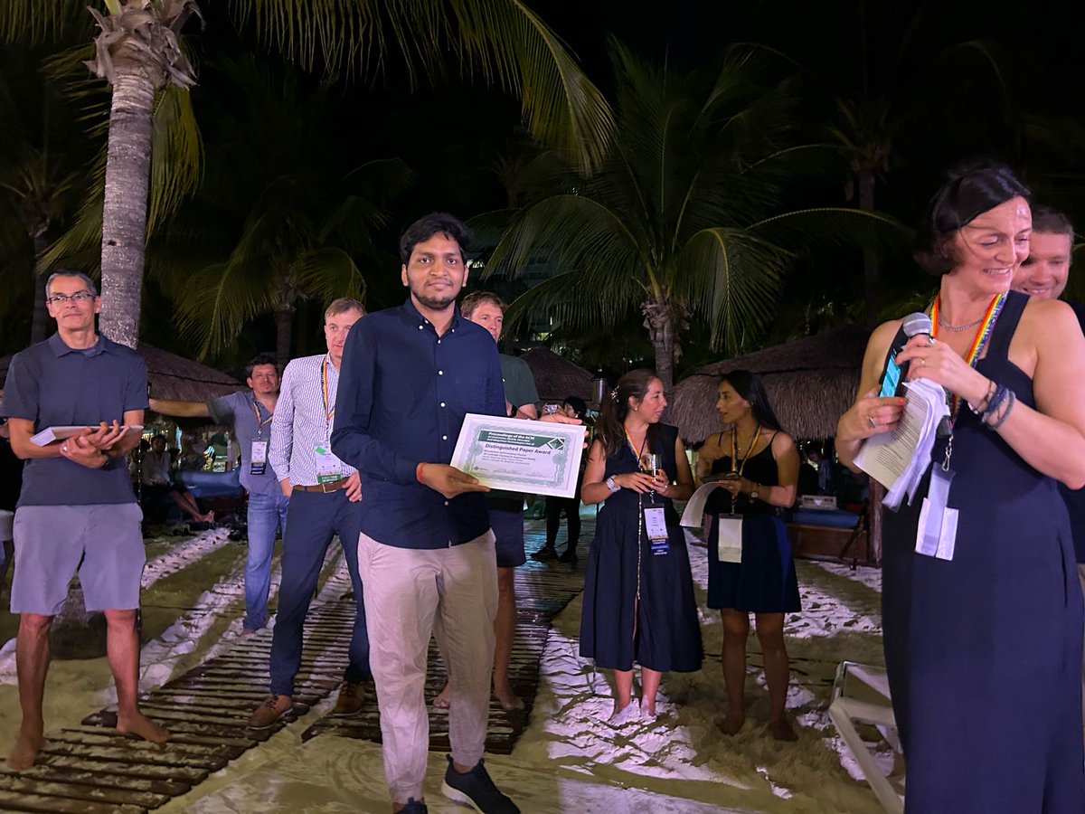 AnantaBalaji's tweet photo. It was an honor to receive the ACM IMWUT Distinguished Paper Award for our work "RetroSphere: Self-Contained Passive 3D Controller Tracking for Augmented Reality" at  @ubicomp #Ubicomp2023 last night.  This work was done while I interned at @Google with David Kim and @DuRuofei. https://t.co/ZsrB1KNgse