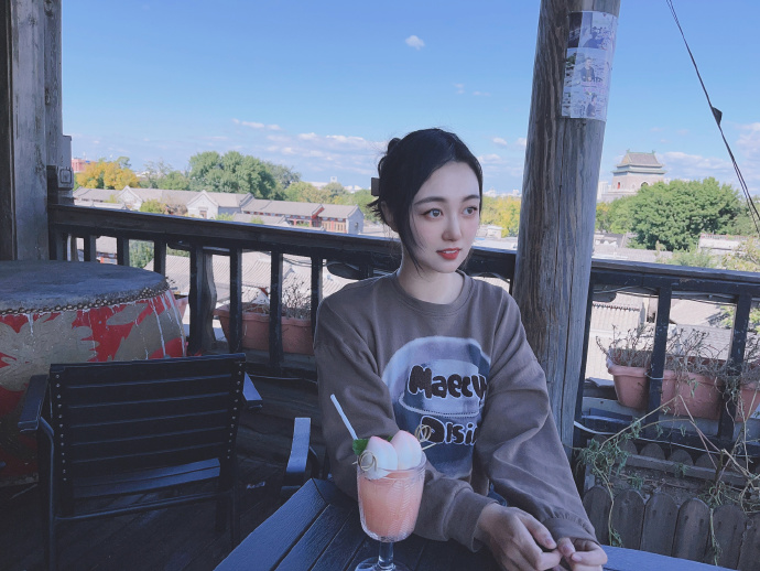 xiaoyi960429's tweet photo. 睡不着了，整理一下昨天嗨皮的照片吧 #人妻 #已婚 #少妇 #脸照 #射屏 #绿帽淫妻 #cum #bigcock https://t.co/eWnIbuwglU