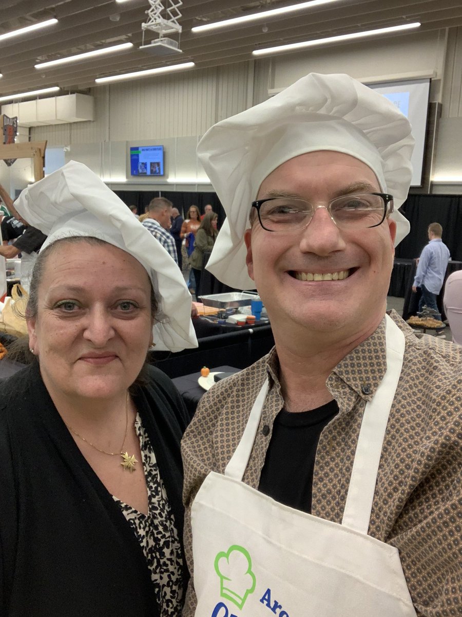 thedullguy's tweet photo. Ready to roll at Chefs Around The Table 2023. Hope the Southwest Mini Stuffed Peppers live up to the hype. Em the Sous Chef handling decorating detail as well. All to benefit @oggvalparaiso. Let’s go. #teacherlife #MTBoSCooks #GentlemenChefs https://t.co/TGd5YVJe8H