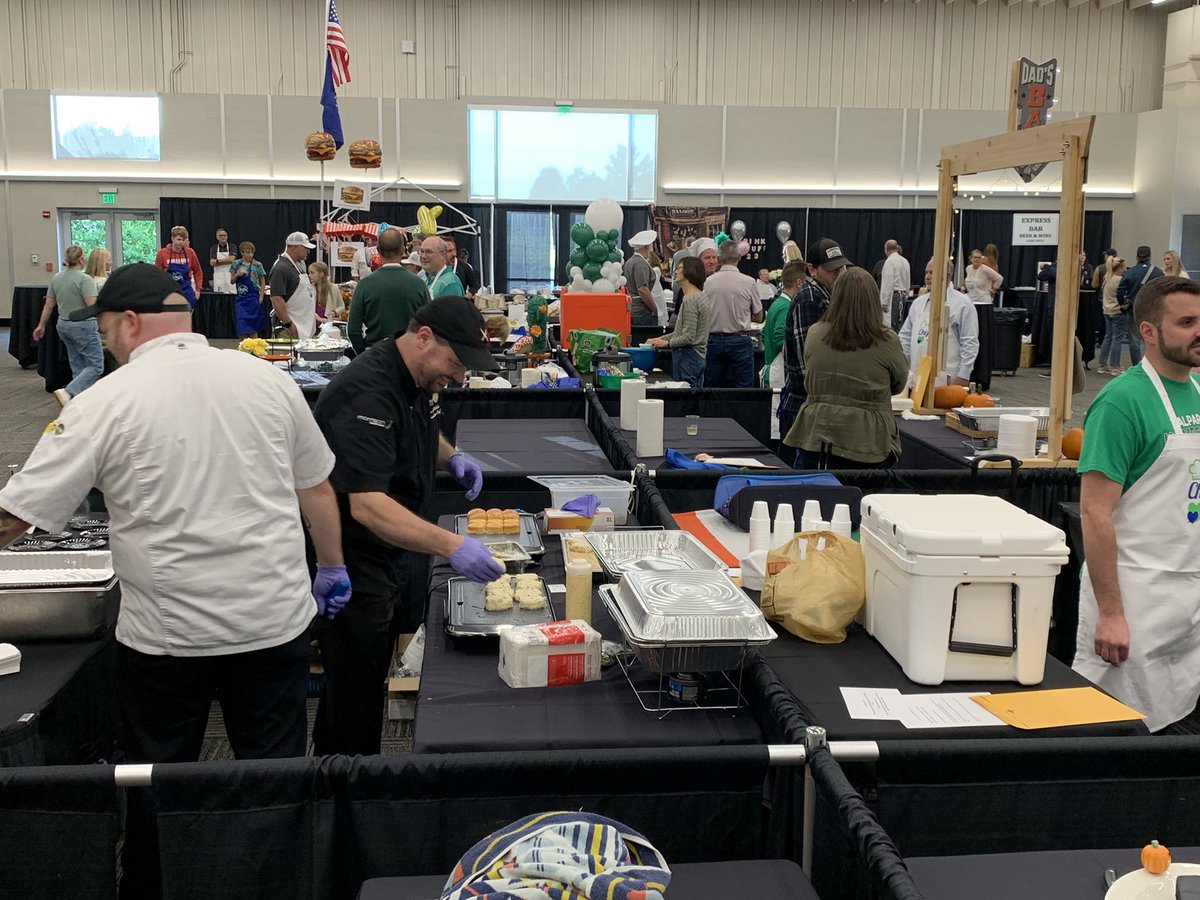 thedullguy's tweet photo. Ready to roll at Chefs Around The Table 2023. Hope the Southwest Mini Stuffed Peppers live up to the hype. Em the Sous Chef handling decorating detail as well. All to benefit @oggvalparaiso. Let’s go. #teacherlife #MTBoSCooks #GentlemenChefs https://t.co/TGd5YVJe8H