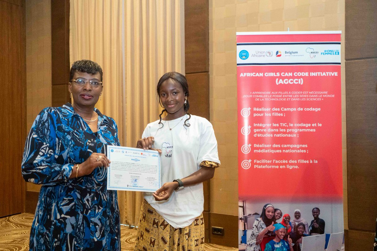 onufemmesmali's tweet photo. Clôture du 2eme camp de codage #AGCCI: le @GouvernementM,@onufemmesmali &amp; l'Ambassade de Belgique apprécient l'apport du projet #AGCCI pour les 1️⃣0️⃣0️⃣ filles bénéficiaires &amp; sa contribution dans la réduction du fossé existant entre les sexes dans les métiers du numérique au 🇲🇱. https://t.co/j8jknVCL8B
