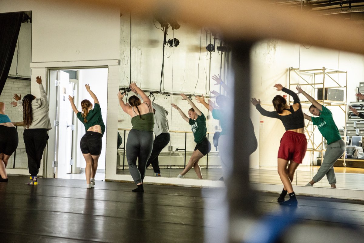 Finally having a moment to reflect on what an incredible week I shared with the entire School of Dance at Ohio University! It was crazy intense and immensely inspiring! 

Read more in link in bio!

#ShaleighDanceWorks #SDW #ArtisticResidency #DanceCompany

Photos by Daniel J King