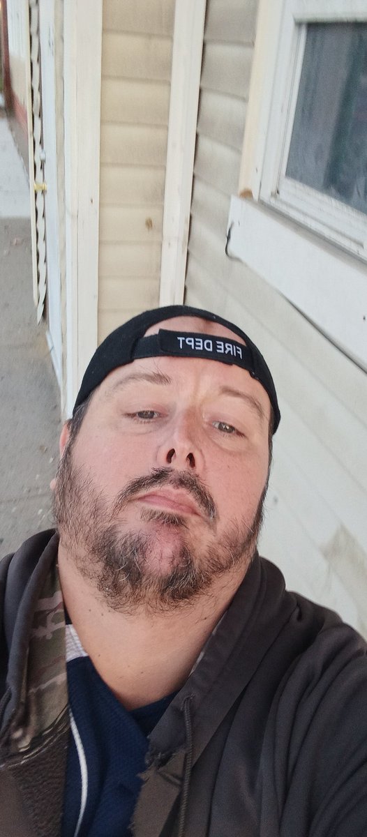 OknefskiTroy's tweet image. Late-day walk. You've got to burn it to earn it.#GetOn