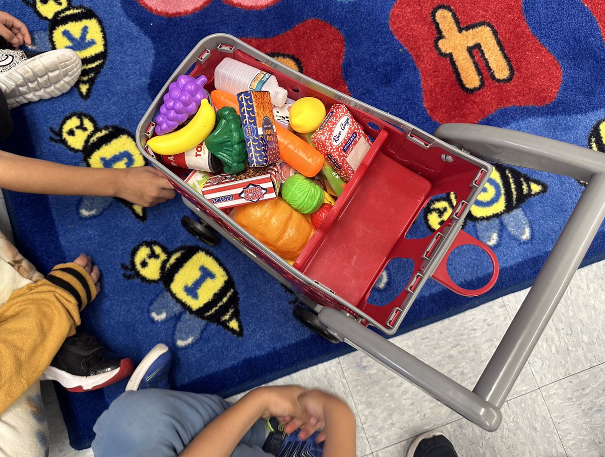 leahod's tweet image. ¡Hoy fui al supermercado con kinder y @_MrsMaldonado_ 😍🛒🍎🍊🍇🥧
#teampershing #d100inspires