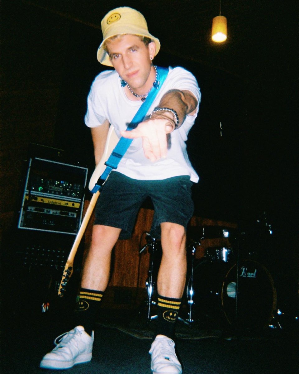 𝐋 𝐀 𝐊 𝐄 𝐋 𝐄 𝐍 𝐃 tweet media