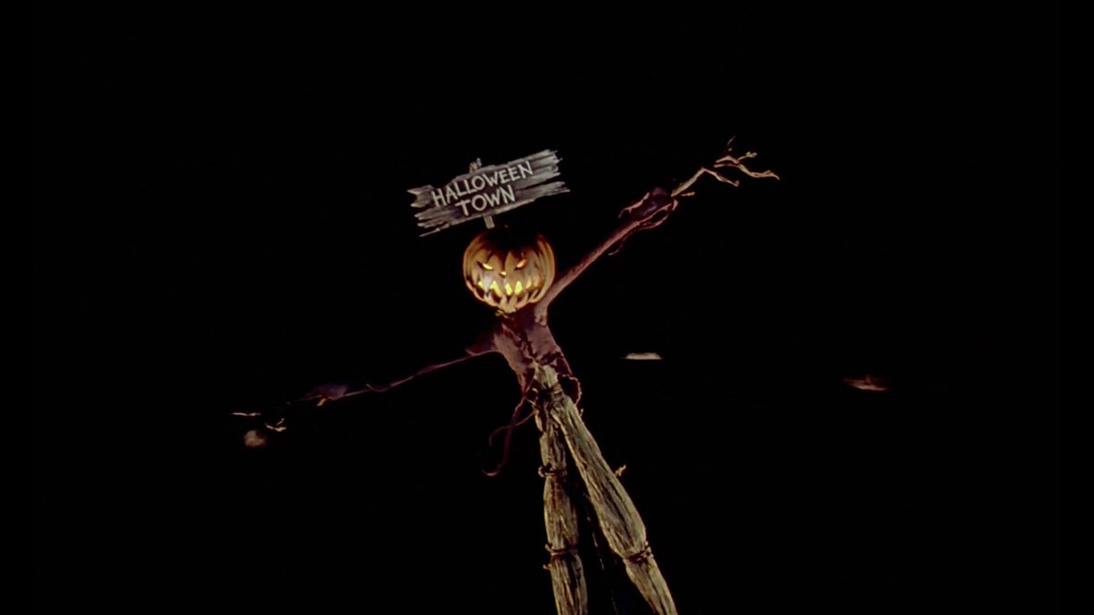 notgwendalupe's tweet photo. 'The Nightmare Before Christmas' premiered 30 years ago today https://t.co/Ie0ZiE6yNG