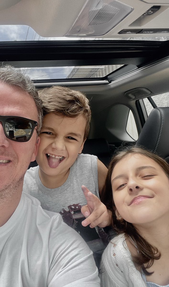 maltezthiago's tweet photo. Feliz dia das crianças meus amores 😍 https://t.co/BdI9jubVHm
