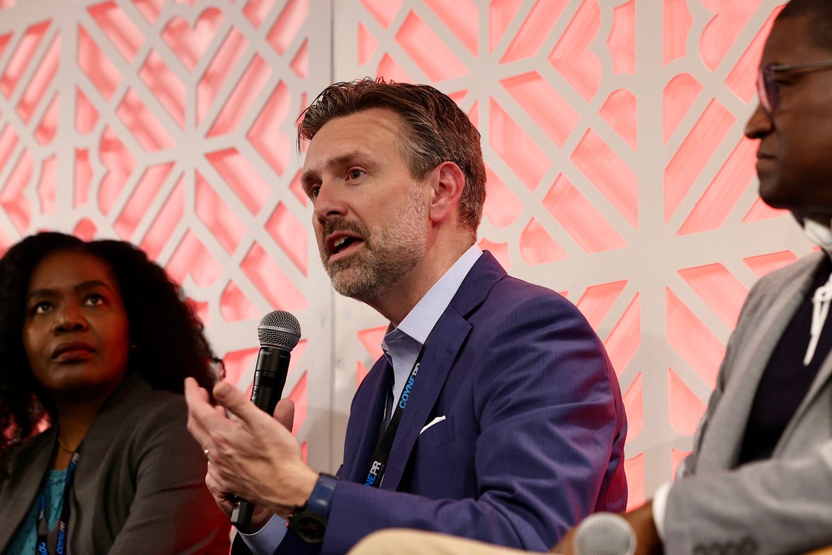 PRWeekUS's tweet photo. At the final session of #PRDecoded: Kim Olson of Land O'Lakes, Inc., Lez Cunningham of @bmsnews, AJ Jones II of @Starbucks, Kristen Campos of Mars Food &amp; Nutrition &amp; Josh Earnest of @united discuss the  unprecedented respect for the comms function. https://t.co/pKKVUjyFkl