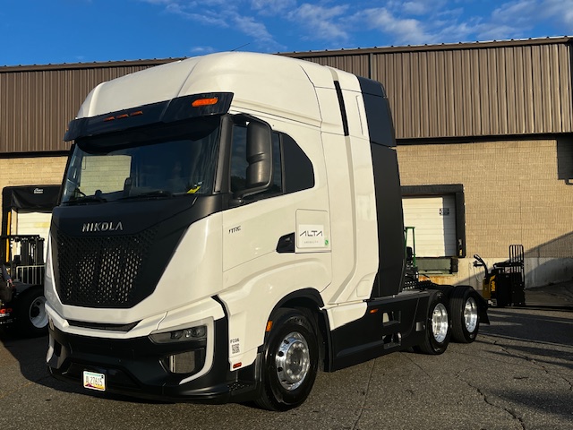 nikolamotor's tweet image. Today at Alta eMobility's 2023 Innovation Center Event in Massachusetts, over 200 guests witnessed the future of transportation with Nikola's hydrogen fuel cell electric vehicle showcase. Our advanced technology zero-emissions vehicle is now in production with a range of up to…