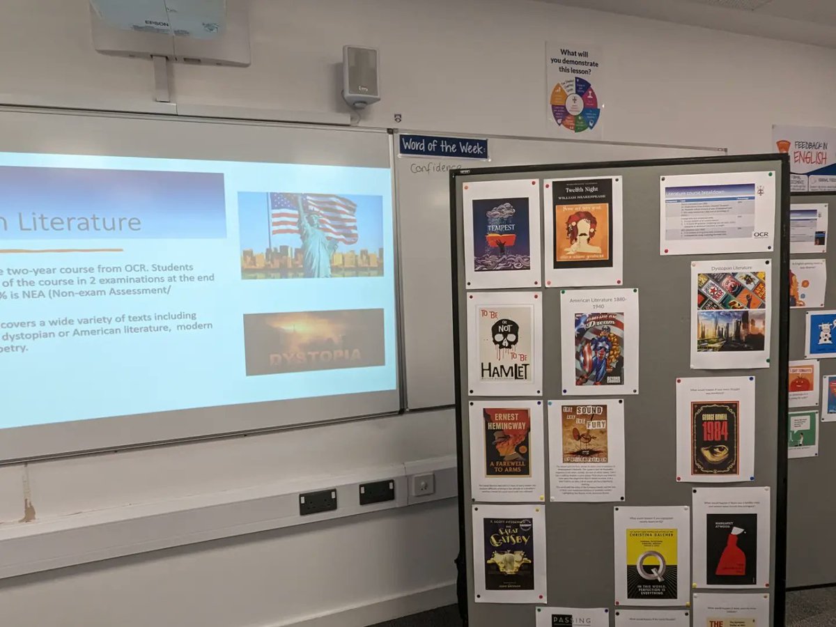 ChartersEnglish's tweet photo. A brill eve talking English Language & English Literature with prospective 6th form students at our @ChartersSchool 6th Form Open Evening. A HUGE thanks to our wonderful A Level students who kindly offered their own time to support the department. ๐๐๐ช๐ผ #unityrespectexcellence https://t.co/KLLW4keCUo