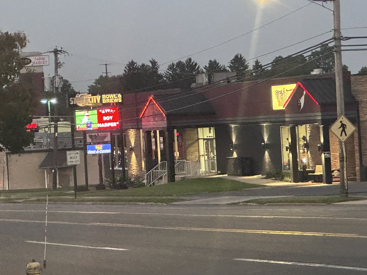 jkole52's tweet photo. @JamesSeltzer check out the sign board https://t.co/gVxUGlOq70