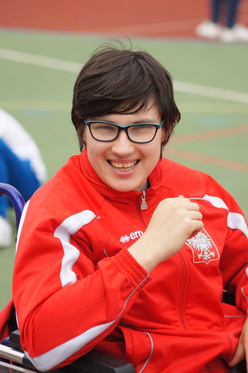 Ania w drodze mistrzostwa Świata Federacji GPC. W 2021 roku nasza 🦁 Lwica na kółkach 🦁  zdobyła w Pabianicach złoto, więc pod Budapeszt udaje się bronić tytułu! 🏆

Każdy, kto chce wspomóc tą niesamowitą dziewczynę może to zrobić tutaj ⬇️

zrzutka.pl/7mf3r2