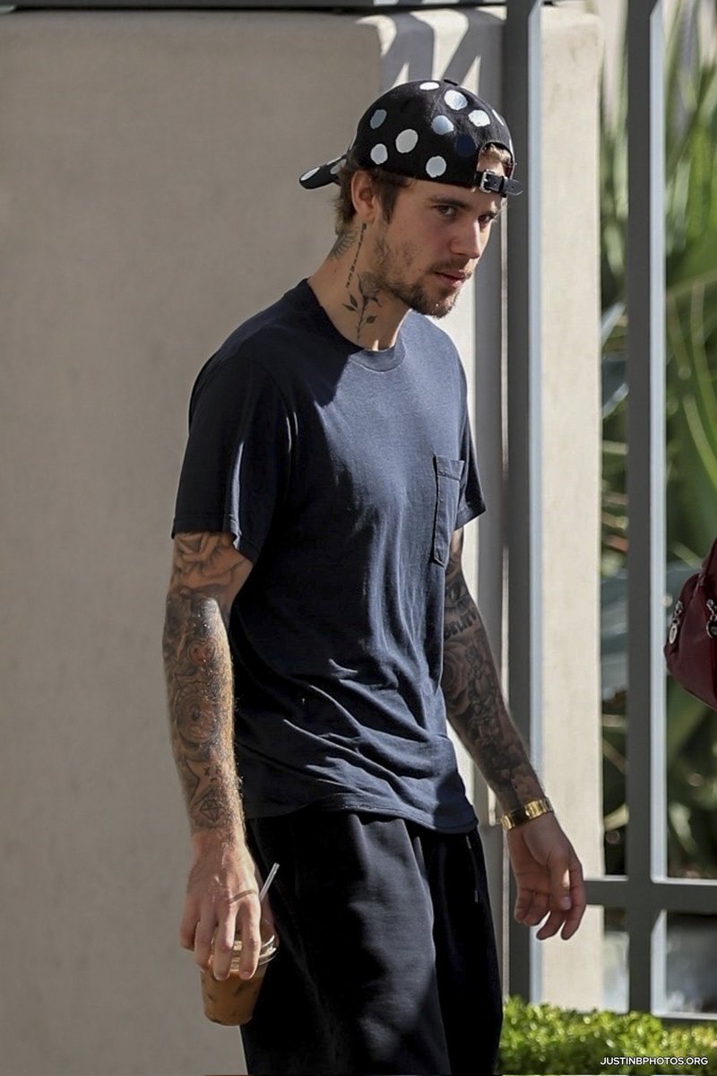 biebercapp's tweet photo. I wonder how he likes his coffee im curious https://t.co/0v8OEHitQ2