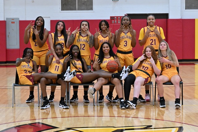 tritonwbb's tweet photo. Picture Day! The Gold jerseys for our 50th Anniversary! https://t.co/t5D3zxLAbk