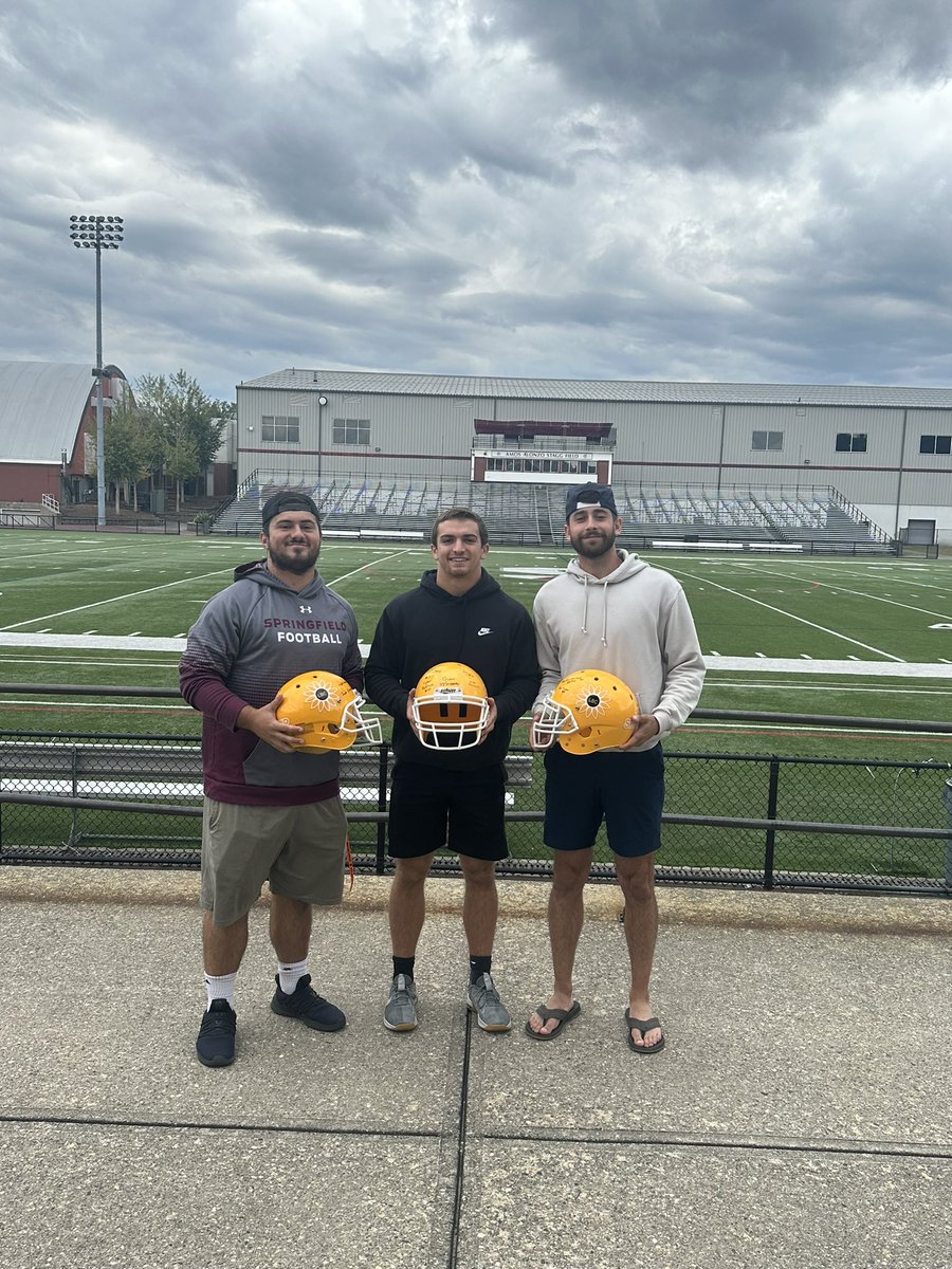 _SCFootball's tweet photo. Congratulations to this weeks recipients of the LBC Show Up Yellow Helmets TJ, Tyler, and Christian‼️ These guys continue to lead by example on and off the field every day‼️🔻 #SHOWUP #BROTHERHOOD https://t.co/ZBqNjtwxa3