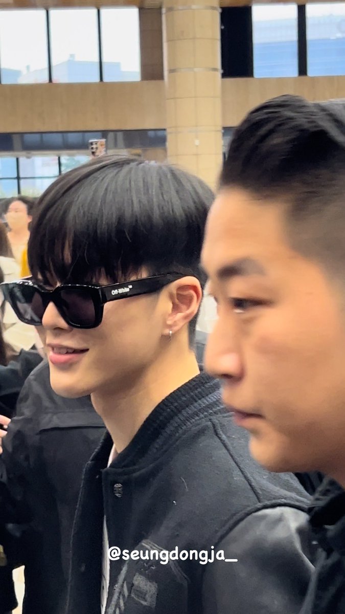 쑹 tweet media
