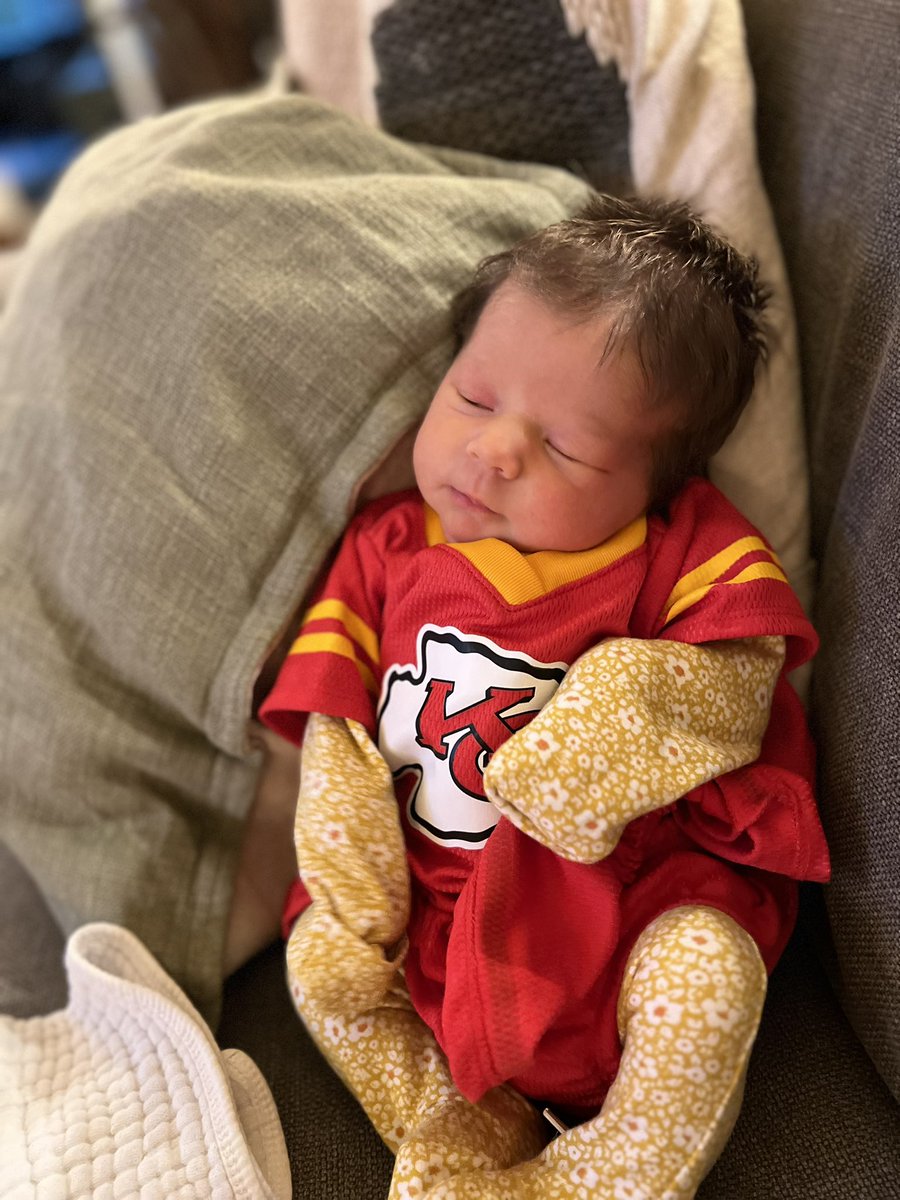 Luke_Altman's tweet photo. @newheightshow Mia is the newest Kelce fan!  I’ve always been a die hard chiefs fan but now becoming an Eagles and @newheightshow fan. 
Can you give me and her big bro Leo a shout out?
We are team Kelce! The Kelce #dedication #humility #loyalty #compassion #Resiliency https://t.co/P6PIQOoSVv