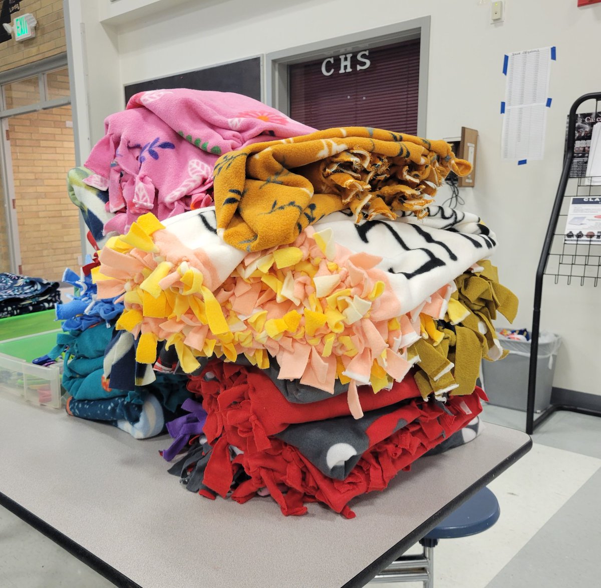 EPS_CascadeHS's tweet photo. CHS Key Club making blankets to support Cocoon House. Keep up the great work Bruins!

#CHSBruins2024 #BruinPrideNeverDies

@EPS_Region3 @EverettSchools https://t.co/VEphEMU4fa