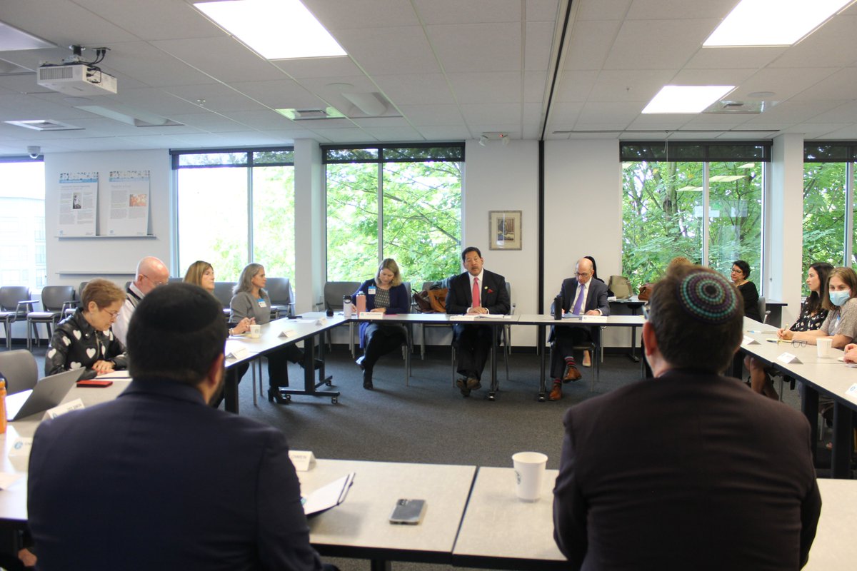 MayorofSeattle's tweet photo. Today I met with leaders in Seattle's Jewish community to show our City's solidarity and support following Hamas' terrorist attacks. We remain committed to combating antisemitism and supporting the safety of our neighbors as they pray, process, and mourn the lives lost. https://t.co/2UpK0GUvPr