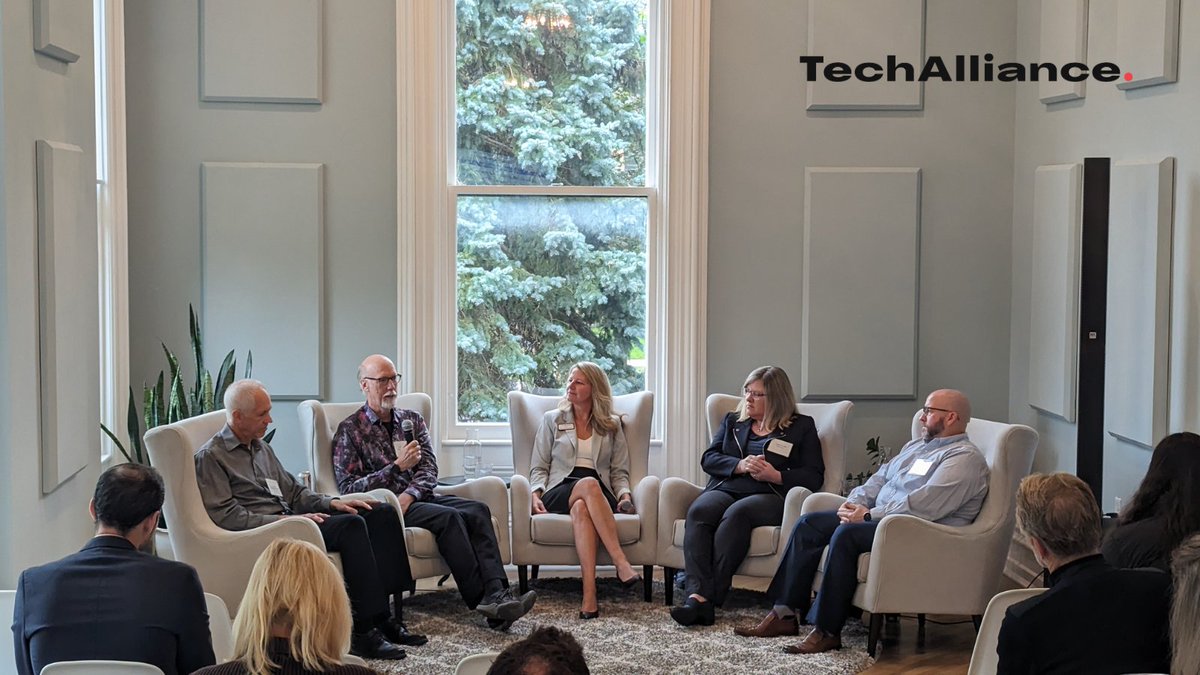 That's a wrap on our IP Fireside Chat! A special thanks to our incredible panelists Jarrod Hicks from @ip_ontario, David Canton from @harrisonpensa, Colin Macaulay from @WORLDiscoveries and Christine Haas from @RenixUIX! Missed it? Watch it here: youtube.com/watch?v=M_TIGu…