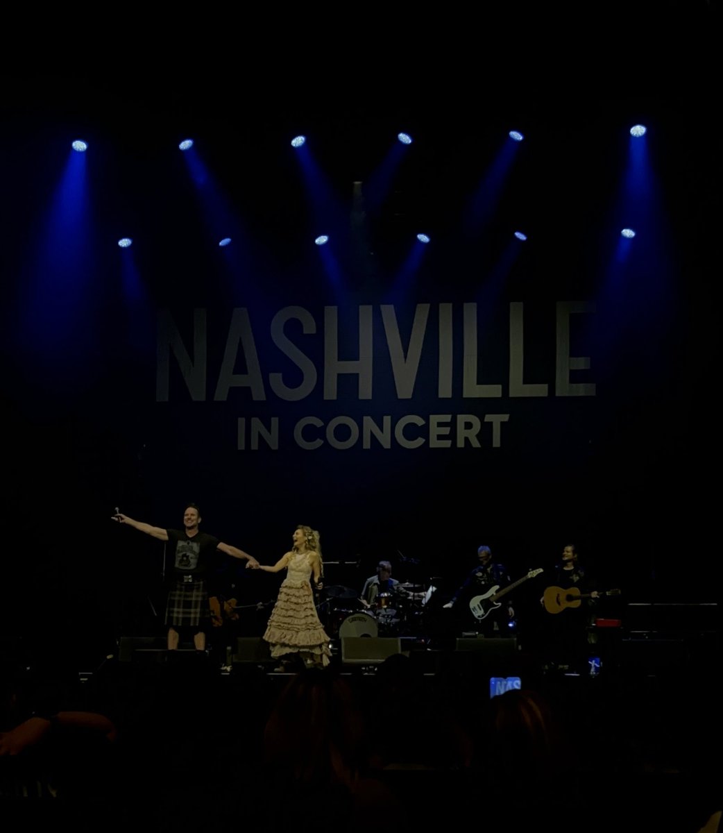 🎶 Nashville in concert 🎶 #NashvilleReunionTour ❤️🎸🫶🏼