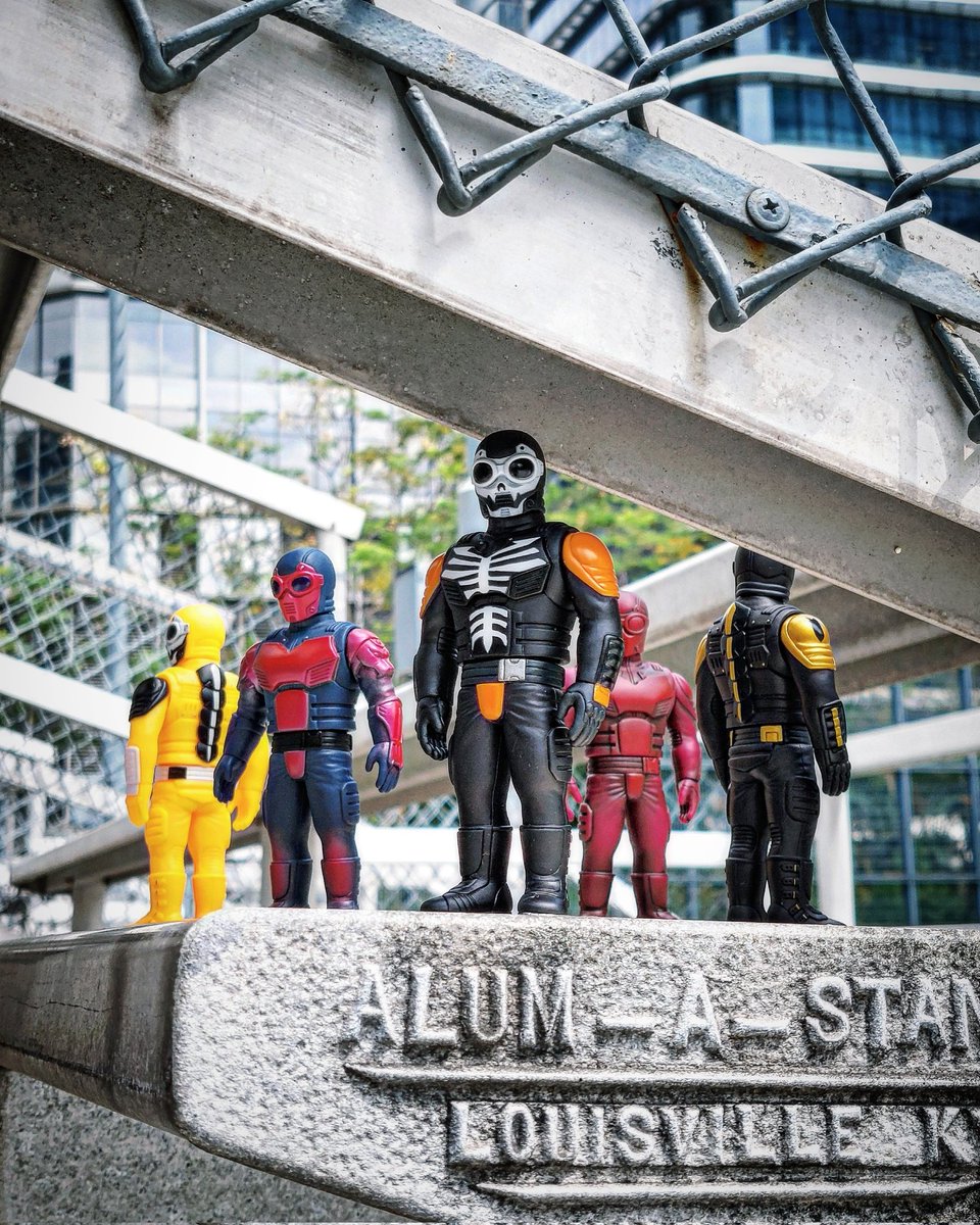 heattoy7's tweet photo. ⚡️💀💀☠️💀💀⚡️

@cordviper
@moguranoana_08

#デストラッカー #ManiTracker #cordviper #ドクロマニヨン #ソフビ #sofubi #skull https://t.co/KGvWsh6yAx