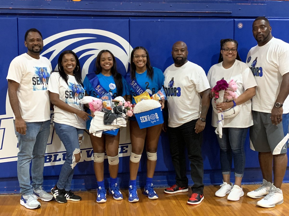 Celebrating two exceptional seniors: Autumn James and Xiyah Moore. Looking forward to seeing them excel in the future. @pkyongedrs #🏐 #proudprincipal