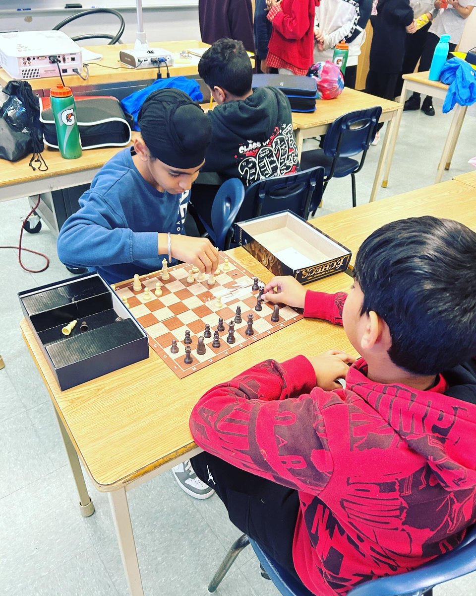 Students in Mr Eberhardt’s class are learning to play chess. A great game that involves strategy and critical thinking. #BulldogsPride #HoweMiddle #AbbySchools