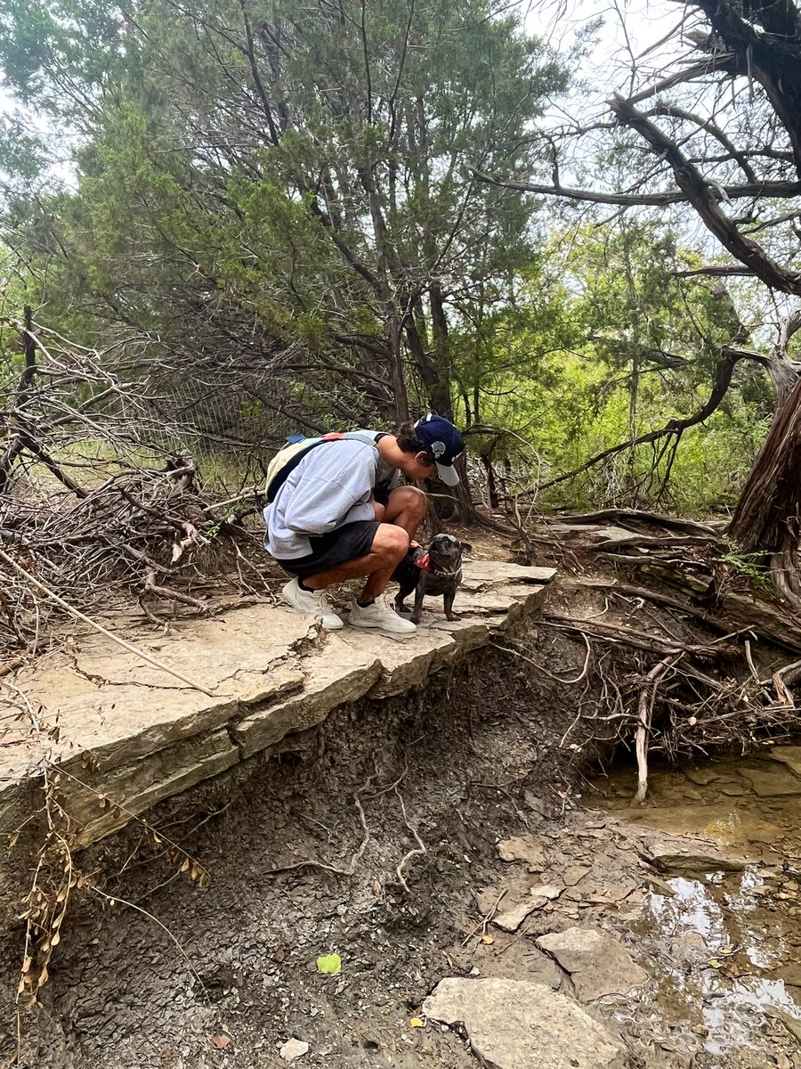 LemonsJ02's tweet photo. Most of our hikes end up looking like this,, wouldn’t trade them for the world 🫶🏼 https://t.co/ShxEunbq6K