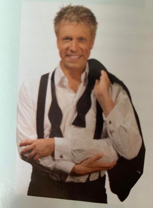 WeedPorns's tweet image. Trying to act normal in public when you’re high af