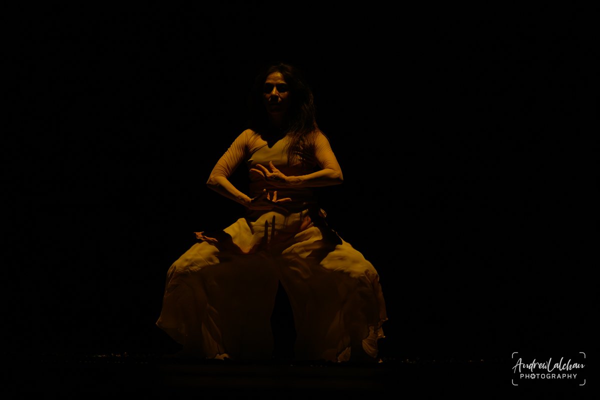 alalchan's tweet image. Excerpts from Aditi Mangaldas’ new solo FORBIDDEN, which has its UK premiere on the main stage at Sadler’s Wells on 13 and 14 October before touring to Northern Stage on 20 October.

More photos on @Alamy_Editorial 

#dance #aditimangaldas #saddlerswells