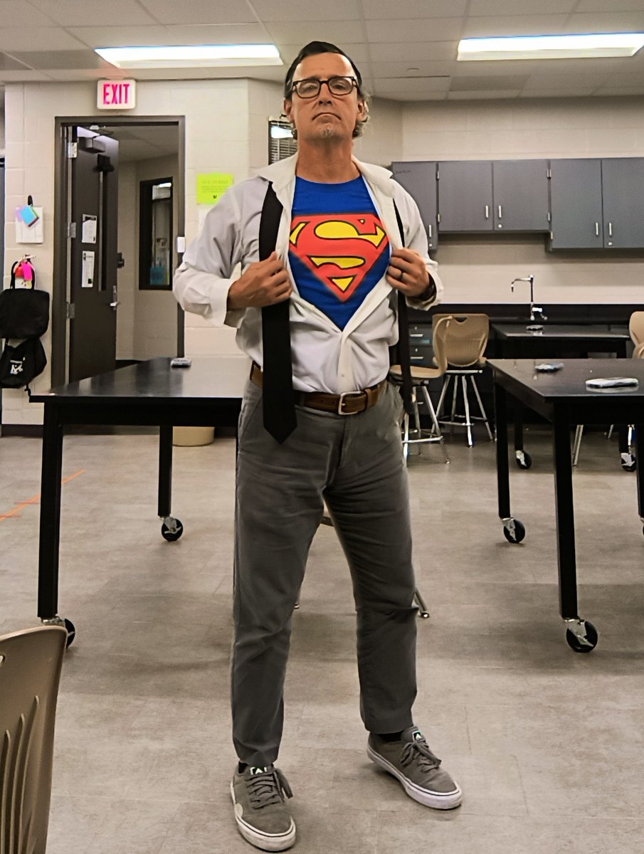 SparkyGarza's tweet photo. Super hero dress up day.  I just came as myself.  #superman #rpnd #maydecreek https://t.co/Hbbi5Xd3qM