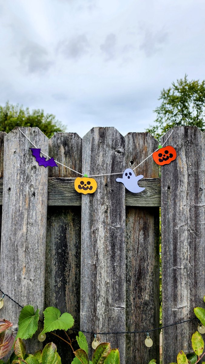 ACNH spooky garland! Coming to the shop tomorrow, Friday 13th! #acnh #animalcrossing