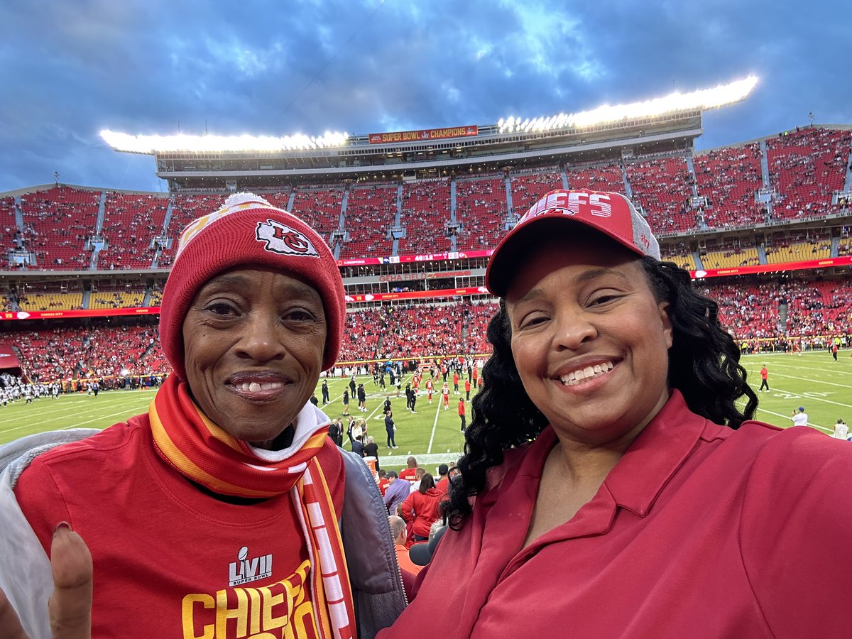 #ThursdayNightFootball, <a href="/NFL/">NFL</a> and the <a href="/Chiefs/">Kansas City Chiefs</a> are honoring those who have beat cancer and those still fighting the good fight.  I want to call out my brother Phil-Phil, my cousin, Toi, and my boss Sheryl Wagner. Y’all keep kickin’ cancer’s ass. 

#ChiefsKingdom