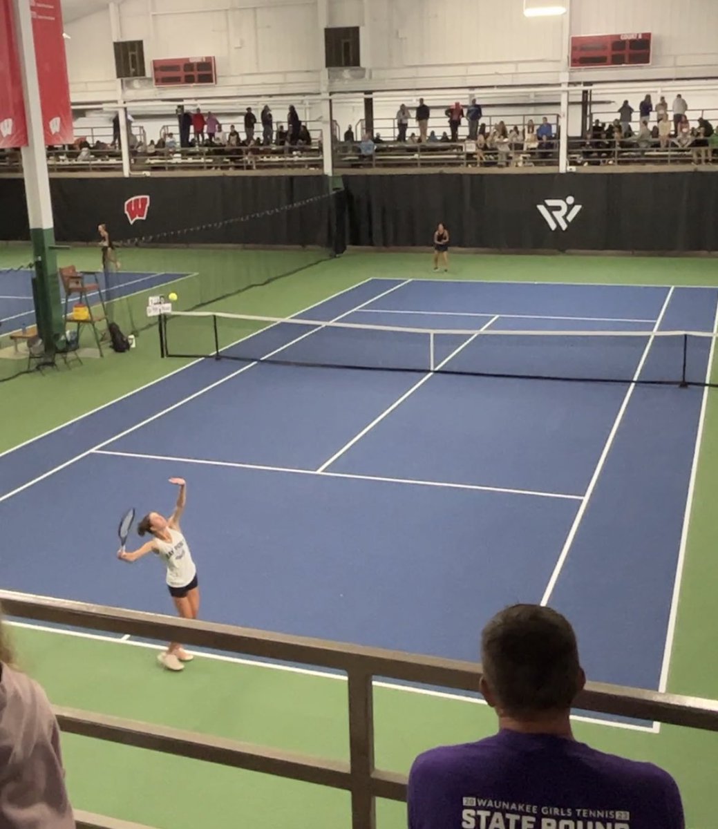 Karlie moves on to the round of 16 with a 6-0, 6-2 win over Jaeger from Waunakee! Next up is Monroe from Badger (#15) at 11:00am tomorrow!