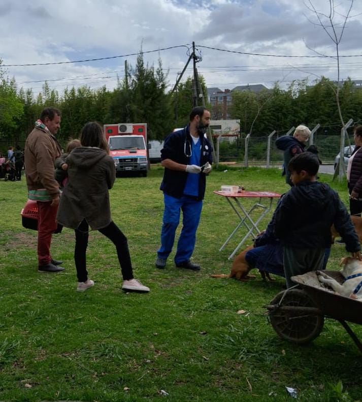 tigre_social's tweet photo. Junto a la Secretaría de @Salud_Tigre, realizamos un operativo de esterilización y vacunación de mascotas en el Barrio El Alge de Rincón de Milberg.

@MunicipioTigre
@ZamoraJulio https://t.co/SQ6GNfmrwF