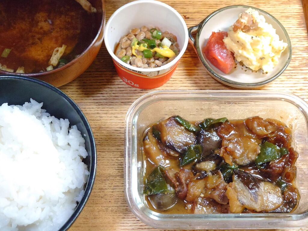 #natto #mentaiko #potatosalad #pork #eggplant #greenpeppers #stirfried #miso #misosoup #soup #rice #gm #breakfast #mealathome #cooking #takekitchen #japanesefood #instafood #朝食 #朝ご飯 #朝ごはん #おうちごはん #自宅飯 #料理 #料理男子 #料理好きな人と繋がりたい #料理記録