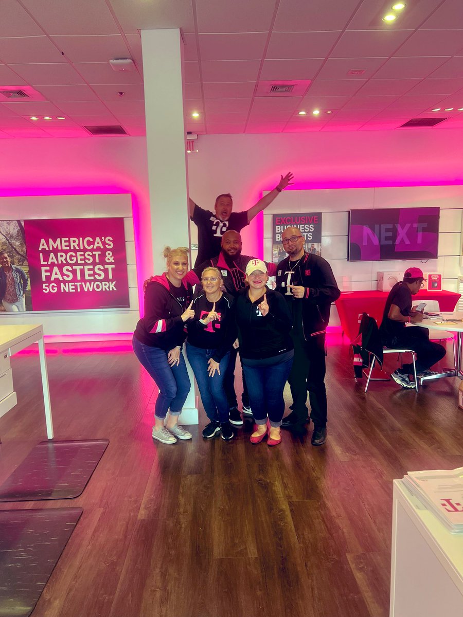 morganlynn4711's tweet photo. Cross market collaboration are the best kind of days! Thanks for showing me around Pensacola @jenny_foss π₯°ππ₯³π₯π #GoGrowWin @emilynellf @cannlee17 @MitchClabeaux https://t.co/ofdGZTiBdt