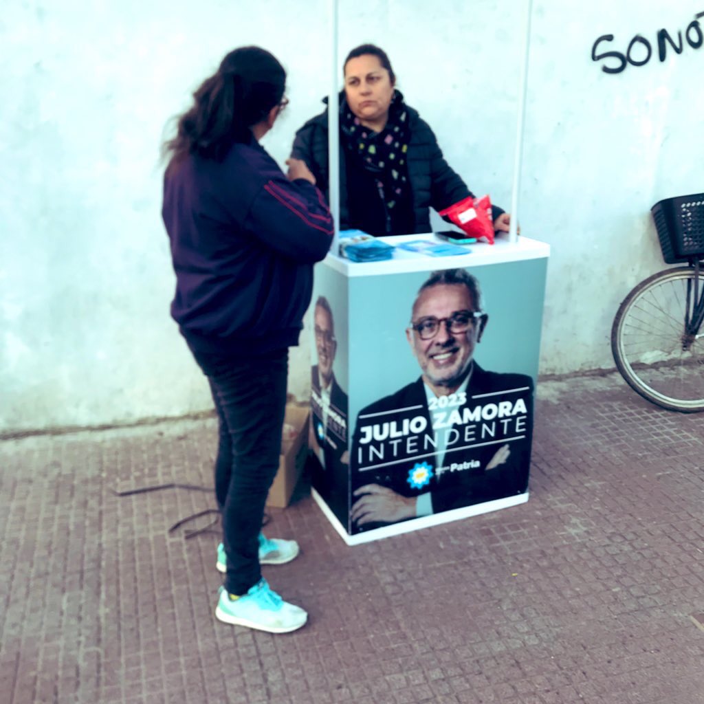 DanielNunez1960's tweet photo. Hoy la militancia de #TalarCentro #LaPaloma y #AlteBrown, acercaron las propuestas de nuestro intendente @ZamoraJulio a los vecinos y vecinas de los distintos barrios.
#Sigamos https://t.co/52Ri68gSdO