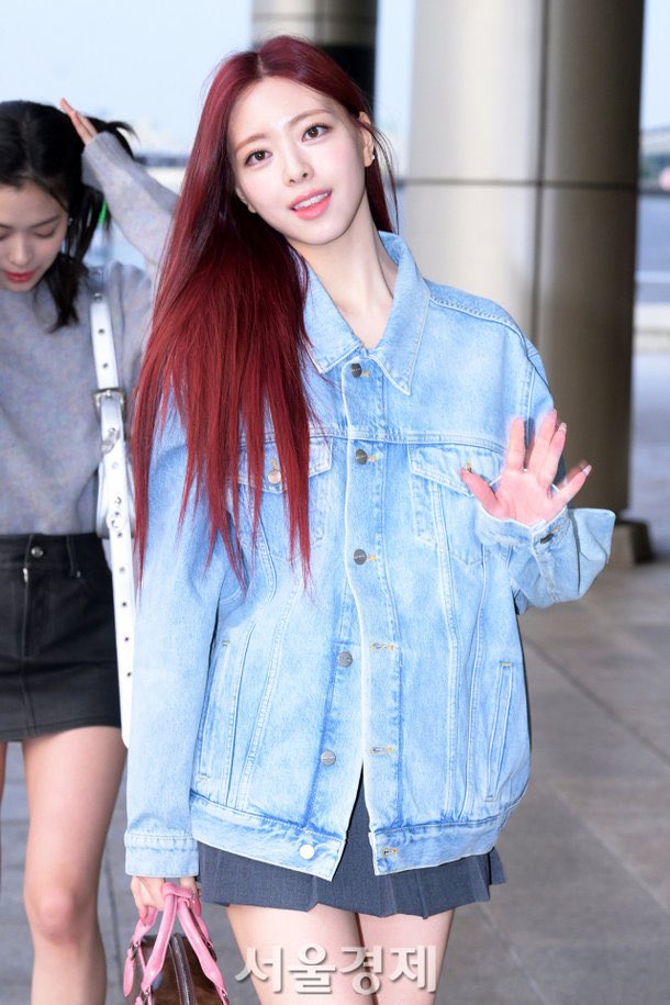 keitadj3's tweet photo. #ITZY、日本東京へ出国 https://t.co/Pvo2qPV9hY