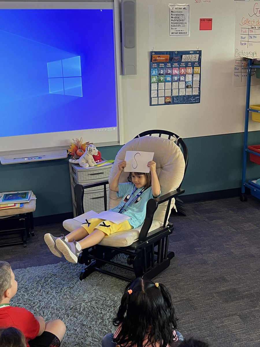 Guess That Letter! We reviewed our letter sounds today with this fun game. Students had to make the letter sound and the friend with the card had to guess the letter. #bengalpride