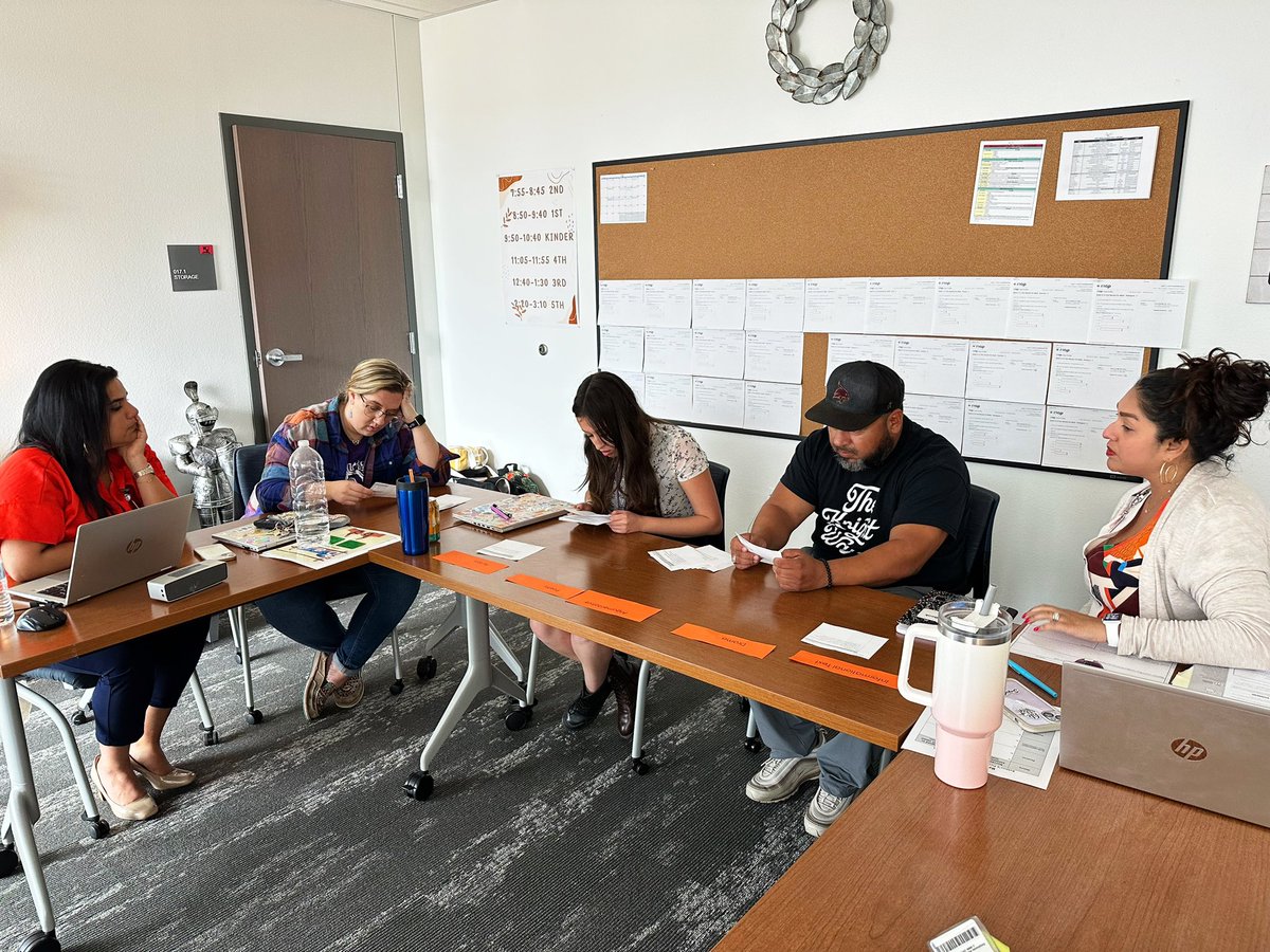 SMCISD_Rod's tweet photo. Big thanks to our district literacy coaches for leading collaborative and informative teacher cafe sessions today! Their expertise and support are instrumental in equipping our teachers with knowledge to enhance student outcomes! 🙌🏽💜 https://t.co/Cfy4Wk2fdK
