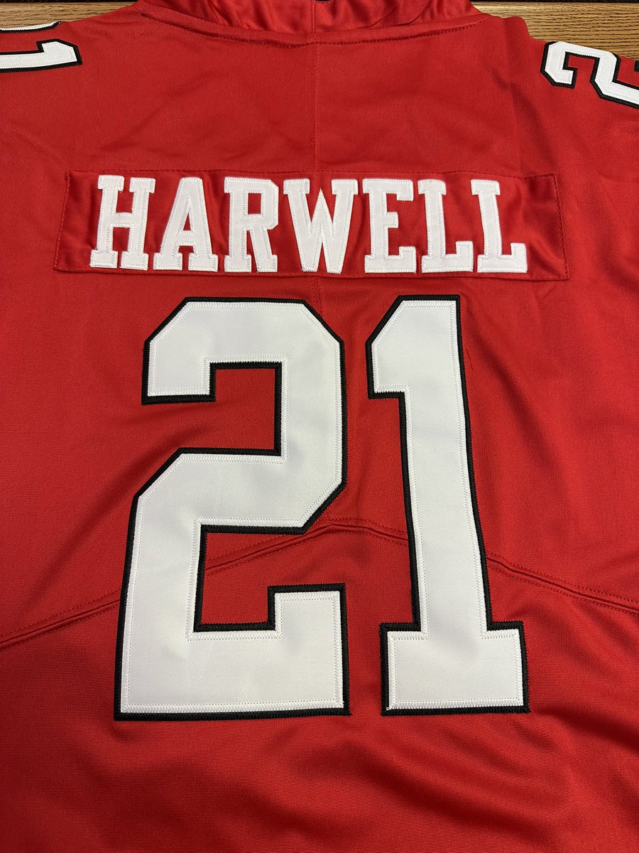 Thank you @CHHS_FOOTBALL @PantherFBBoost for the awesome jersey! Go Panthers!! PFND!!! @_Jerry_Edwards