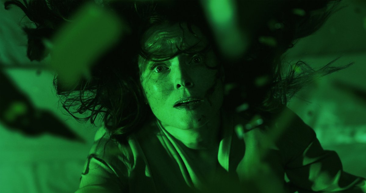 Rowdy__One's tweet image. #TheFallOfTheHouseOfUsher 
Sheriff Hassan is still #RahulKohli's most powerful performance to date, but holy shitballs Leo Usher MUST be his most fun role to watch!

It was also fucking awesome watching #SamSloyan go nuts on those mirrors!