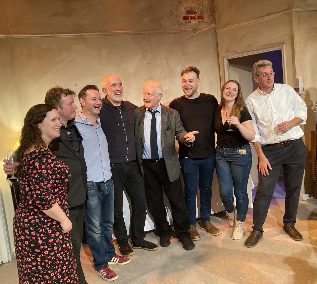 auditionsguide's tweet image. Wonderfully funny evening at @TheatreAtTabard #Chiswick, at the first night of #DelinquentDad, a new #comedy #play by #EJAnderson. Great to see old friends too, inc @mrsimonreilly &amp;amp; @SimonThomsett. A fantastically performed piece of #theatre Go see! @ChiswickW4 @TheChiswickCal