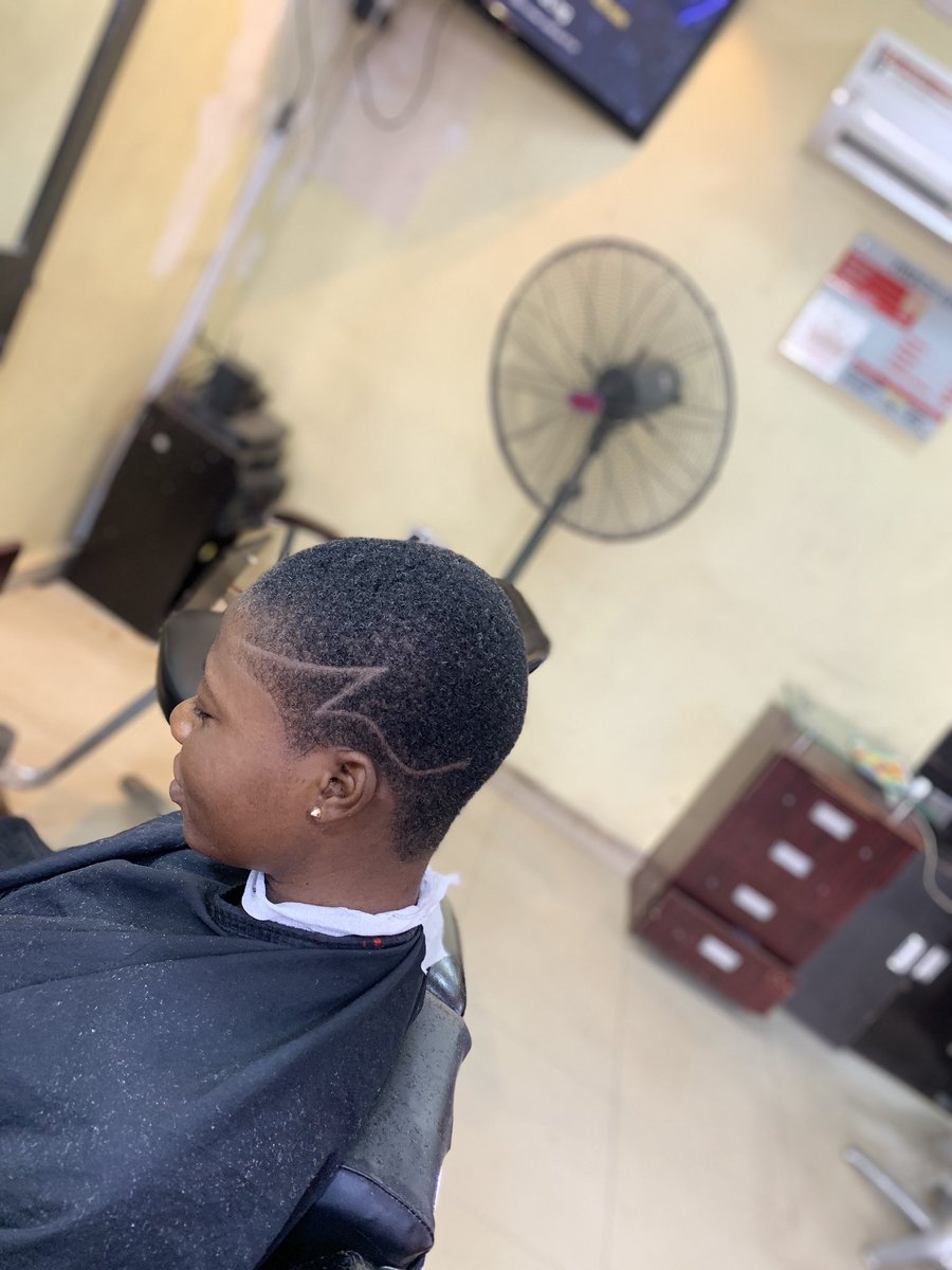 KUTIofBadagry's tweet photo. What I love doing the most 😊🔥🔥

#barbers https://t.co/sF7eHZU0NU