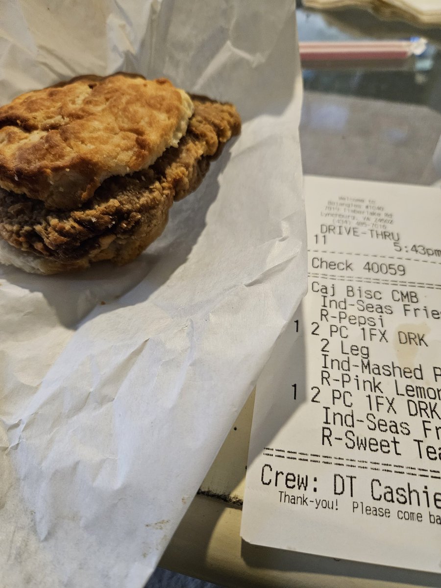 what_tha_what's tweet photo. so this is what @bojangles is serving now. 🤮 old dry burnt chicken filet. Hard biscuits and dried up chicken legs. None of it was edible https://t.co/DClAMhY1bY