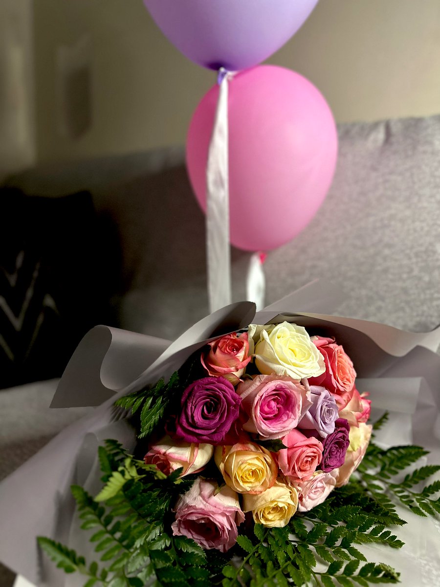 x3nt_99's tweet photo. وكأنك كل الرفاق وكل الأحبه 
وكل اللحظات السعيدة 🩷. https://t.co/O468EVKb4s