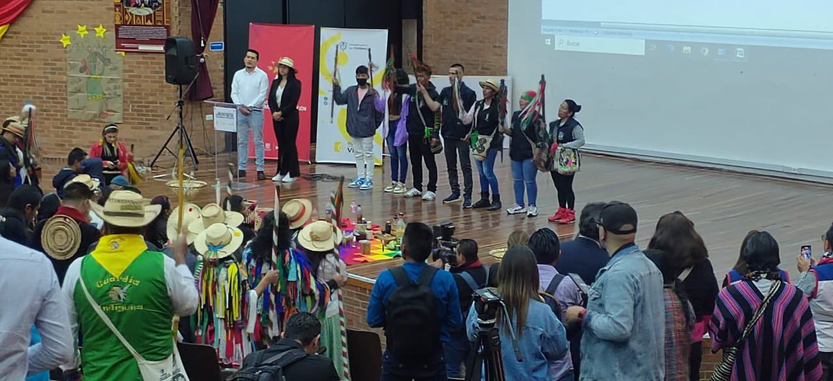 AlirioUribeMuoz's tweet photo. 📢 12 de octubre Dia de la #ReExistencia de los Pueblos Indígenas de América.
Hoy tejiendo la palabra con los Pueblos Indígenas de la Mesa de Víctimas del Conflicto Armado presentes en Bogotá.
📲 Ver: https://t.co/XJH7ukIQTy https://t.co/fWvwtEY8VD