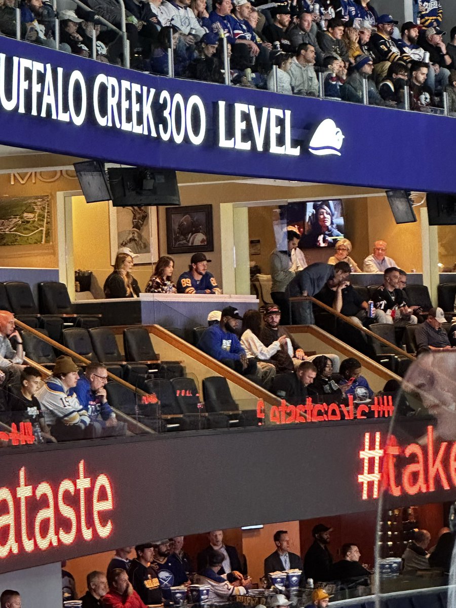 sweetannieod's tweet photo. forget about taylor swift for a sec bc Hailee Steinfeld is at the sabres game 💙💛 https://t.co/LRz4Iw8oX1